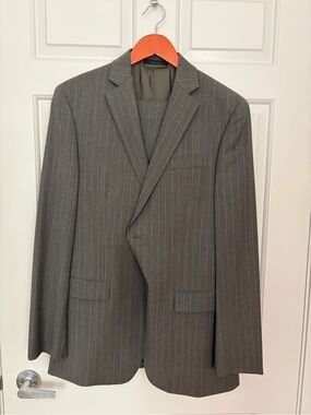 New Calvin Klein Men’s Suit and Pants